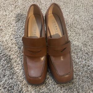 Journee Collection EZZEY block heel loafer